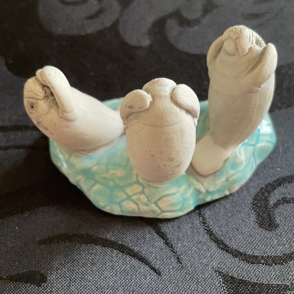 Handmade signed Hear No Evil, See N Evil, Speak No Evil ceramic walrus, sea lion - Picture 6 of 10